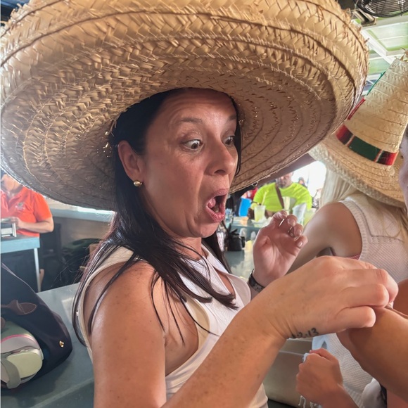 Meet your Posher, Jennifer - Picture 5 of 8